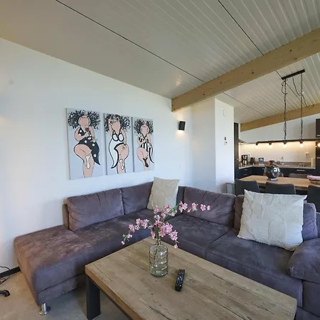 Strandparel Feriehus *