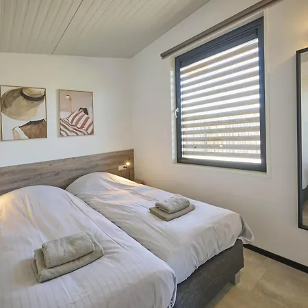 Strandparel Feriehus *